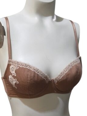 Victoria's Secret 34B Nude Sheer Mesh Embroidered Lace Unlined Underwire Bra